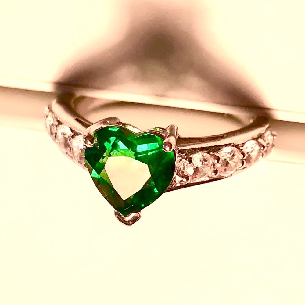 Stunning Sterling Silver Ring - Antique Diamond Cz